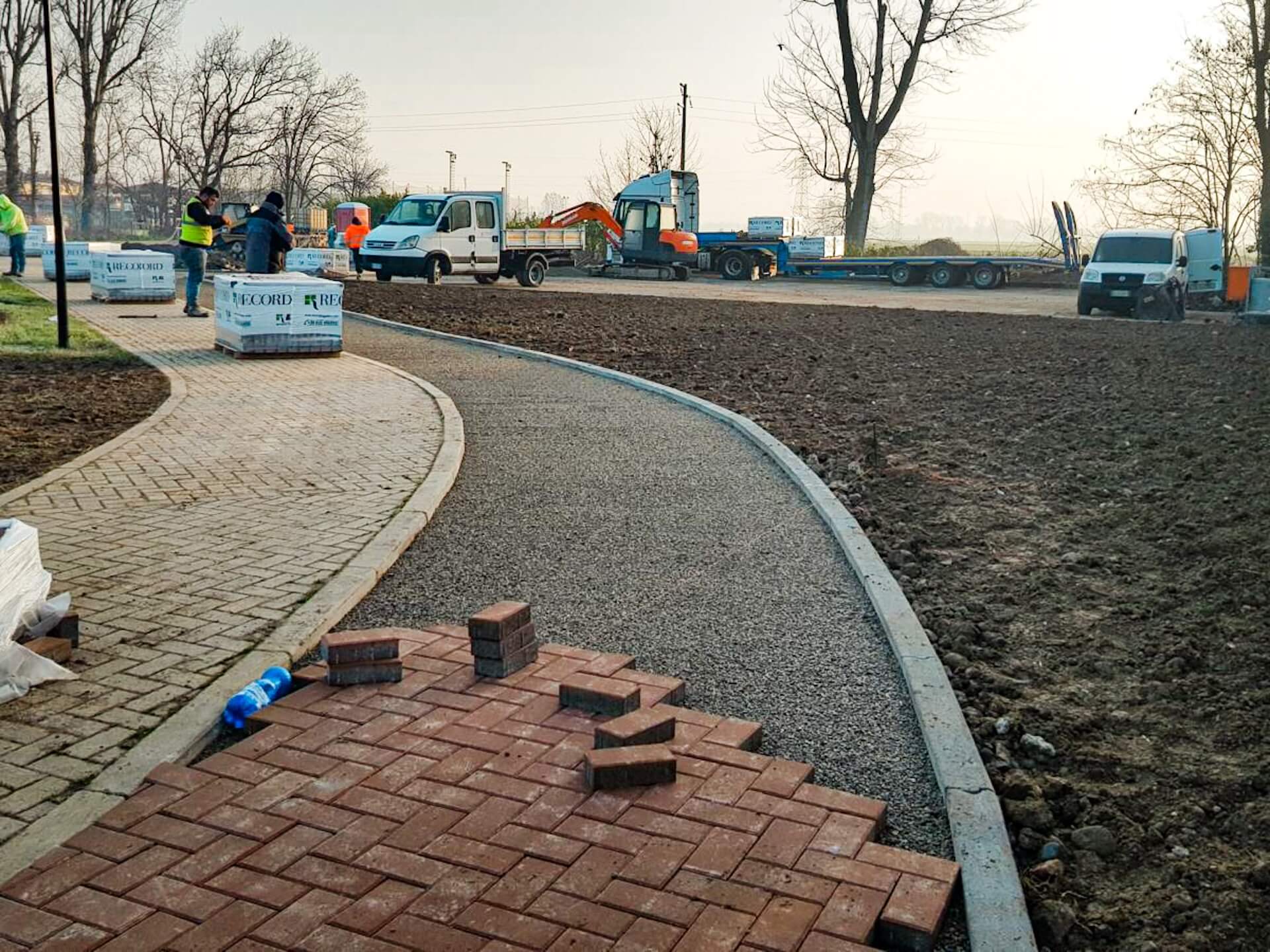Movimento terra · Carpenteria · Opere edili, stradali e marittime